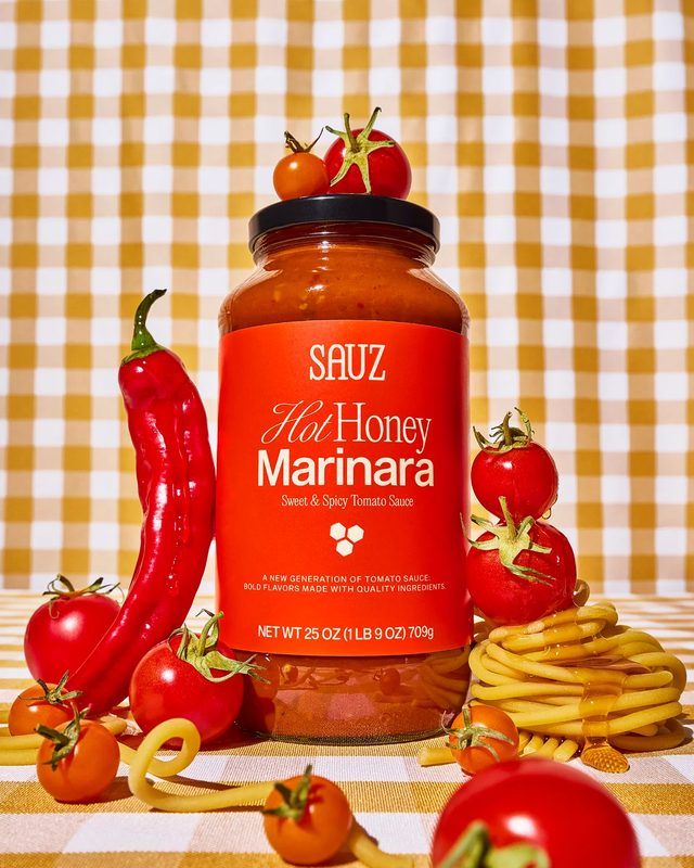 Sauz Hot Honey Marinara jar with chillies and pasta